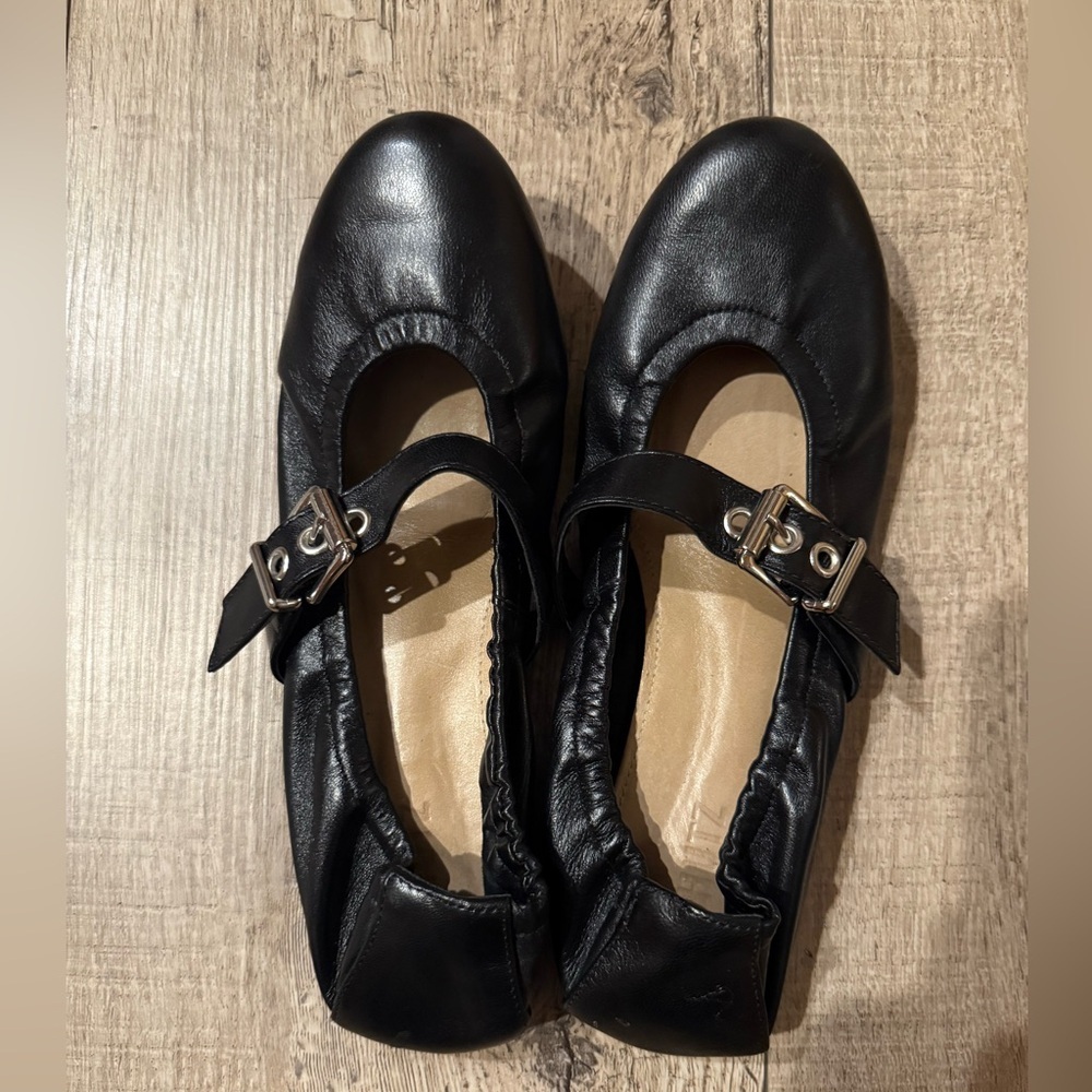 Schutz Calita Nappa Leather Buckle Flat Black Size 9 - Picture 3 of 7